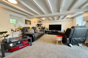 19' Living Room- click for photo gallery